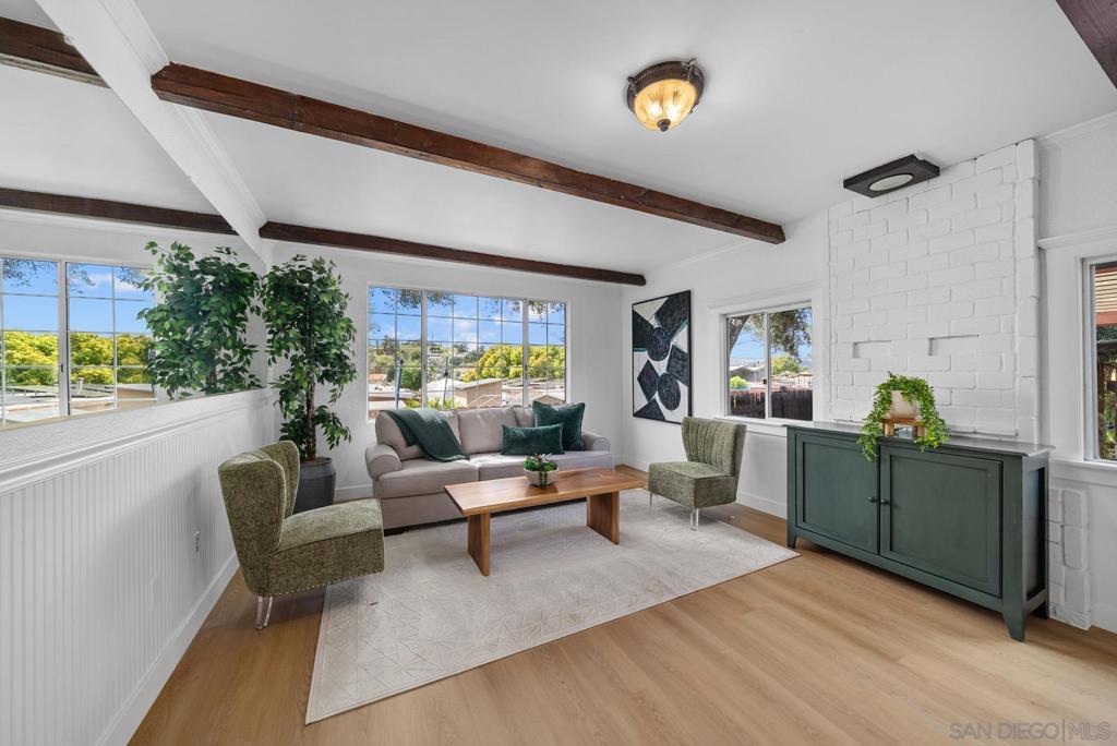 9627 1/2 Los Coches Rd