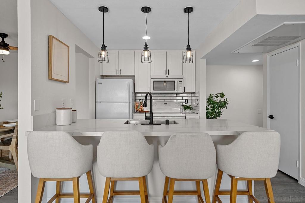 31940 Del Cielo Este D5