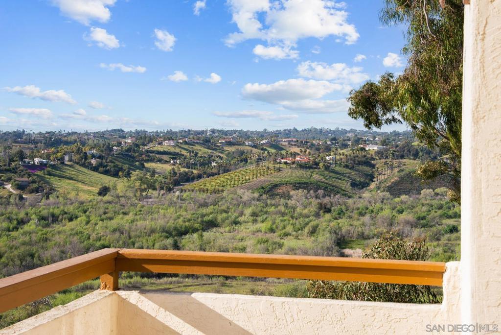 31940 Del Cielo Este D5