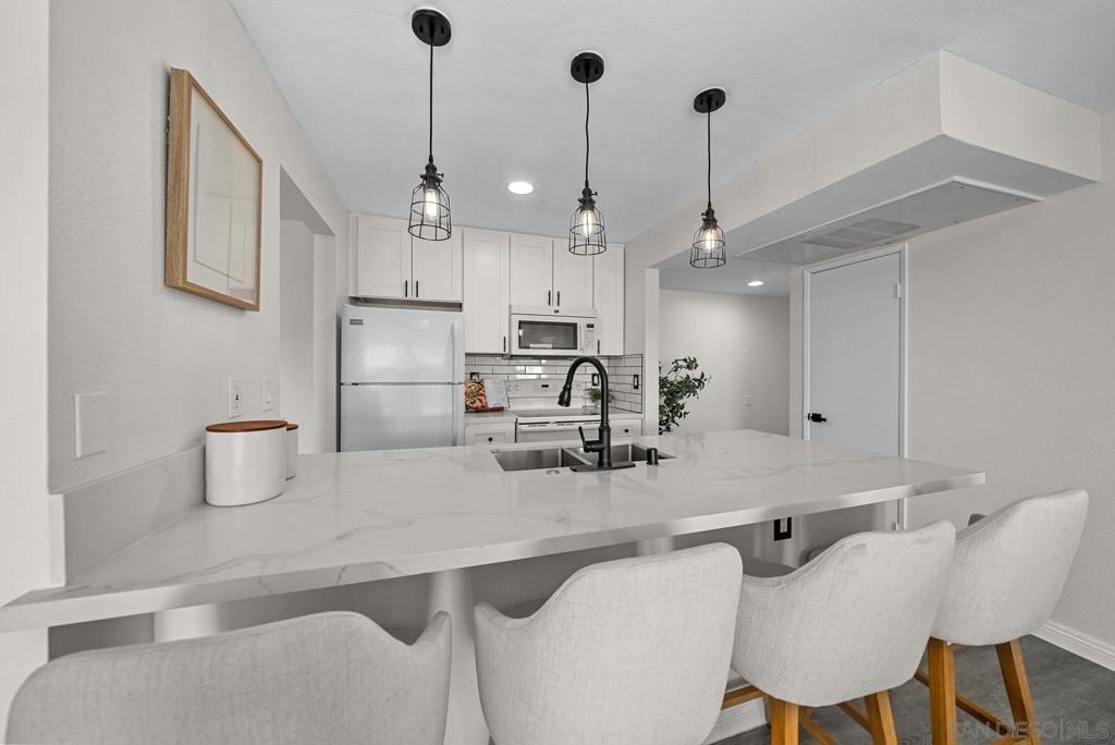 31940 Del Cielo Este D5