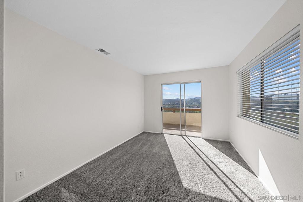 31940 Del Cielo Este D5