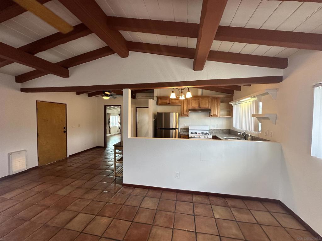 2803 Sweetwater Rd