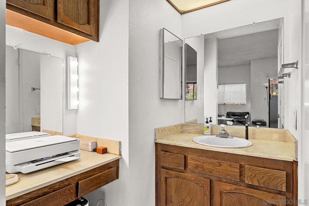 3878 La Jolla Village Dr