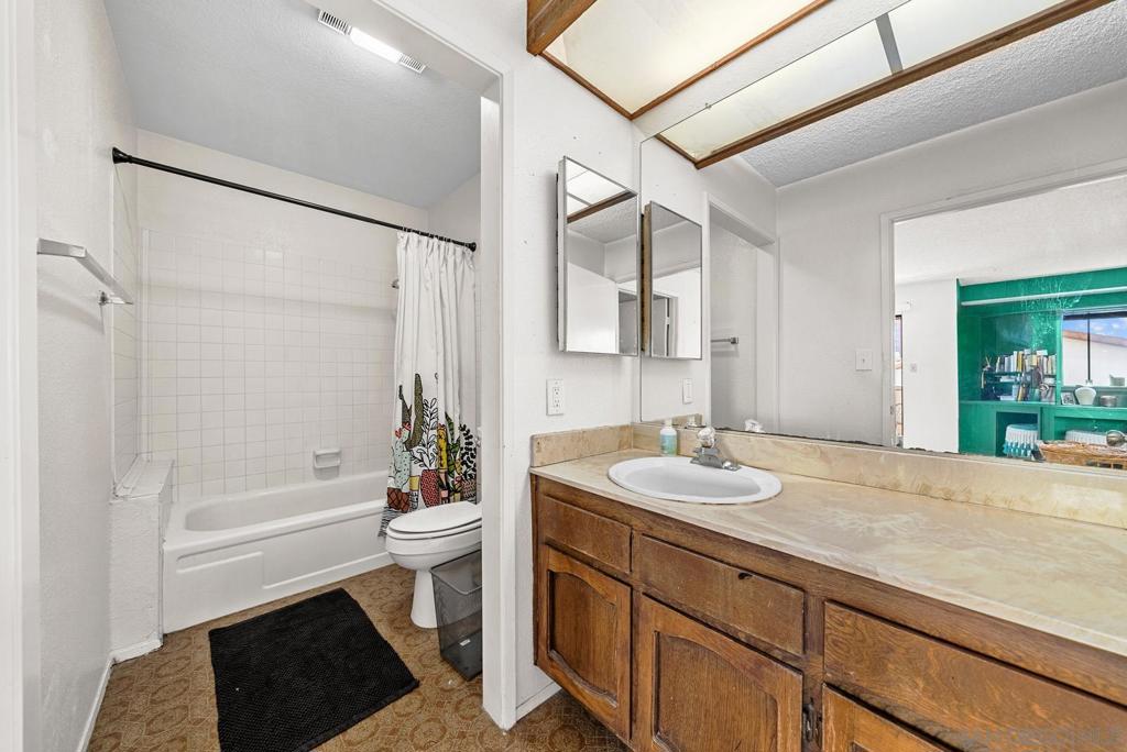 3878 La Jolla Village Dr