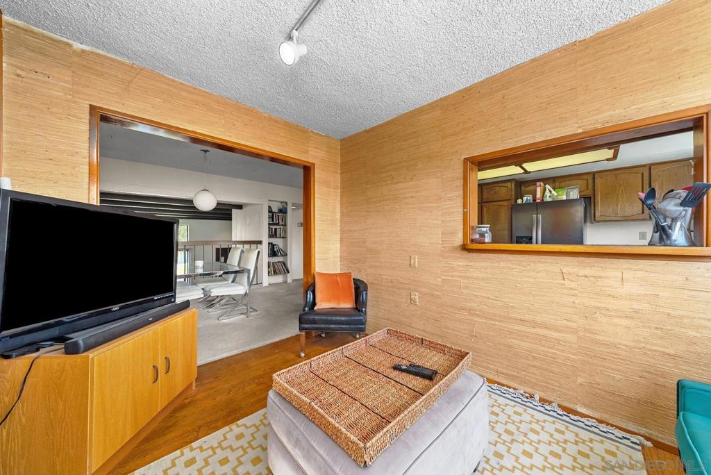 3878 La Jolla Village Dr