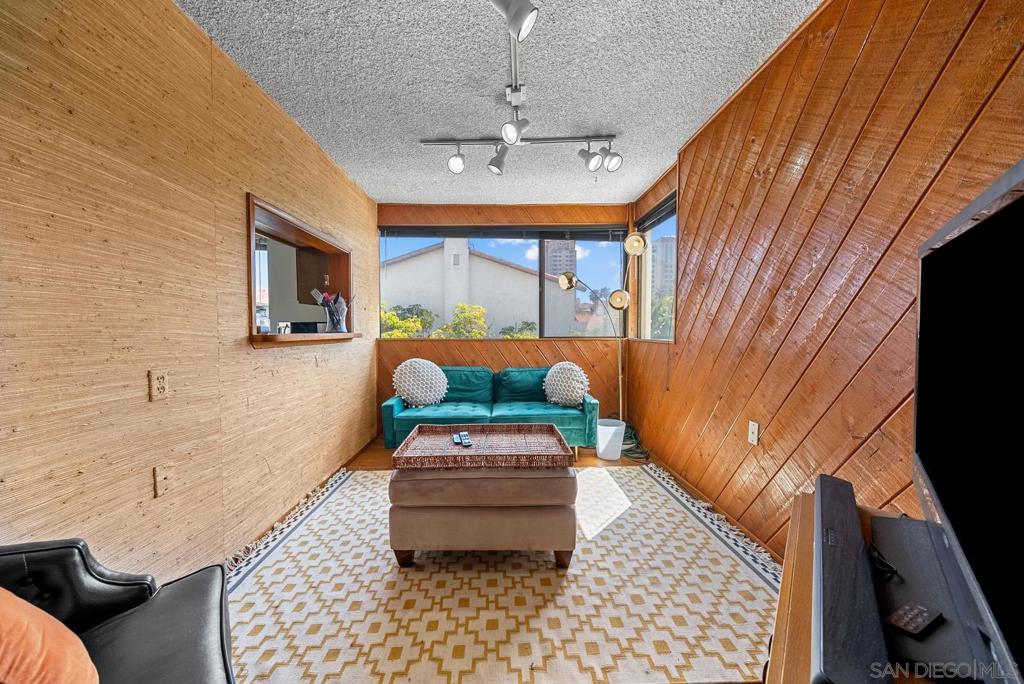 3878 La Jolla Village Dr