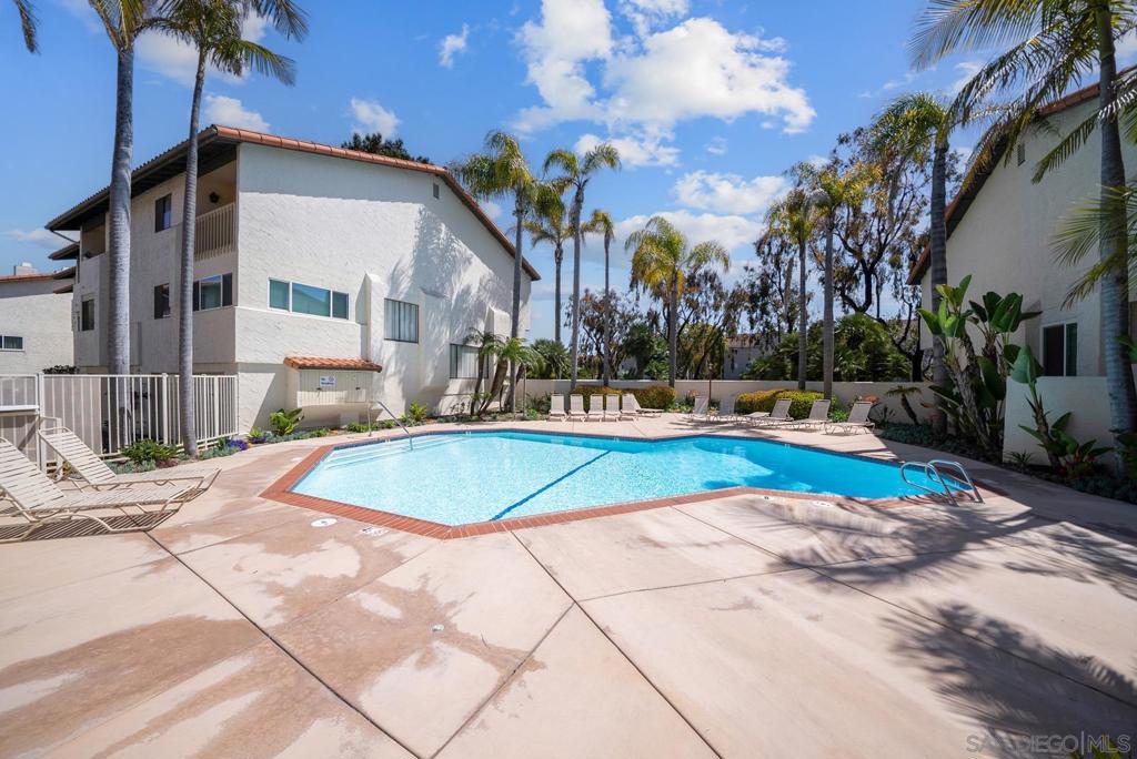 3878 La Jolla Village Dr