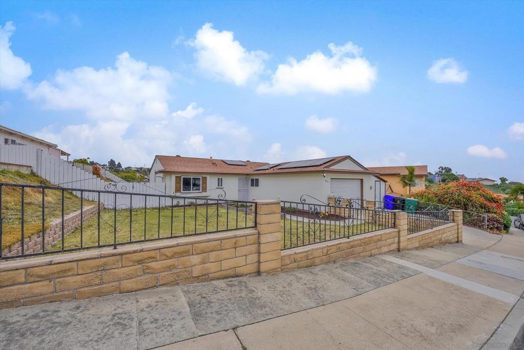 1953 Ridgewood Dr