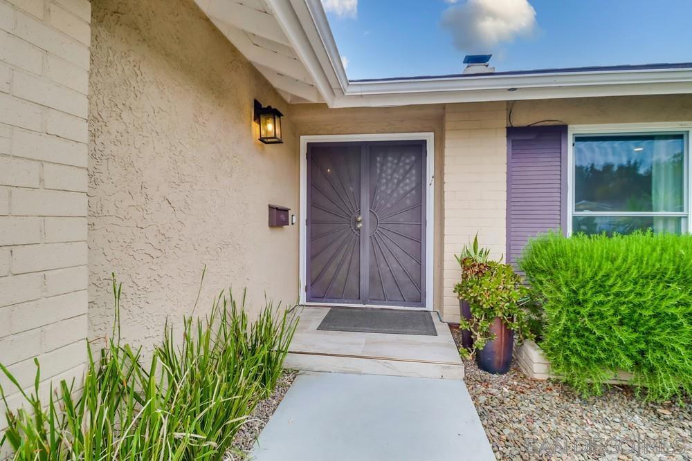 6427 Salizar Ct