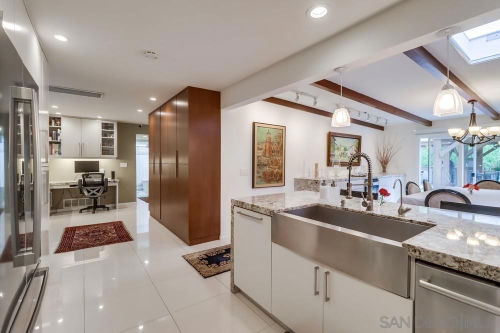 6427 Salizar Ct