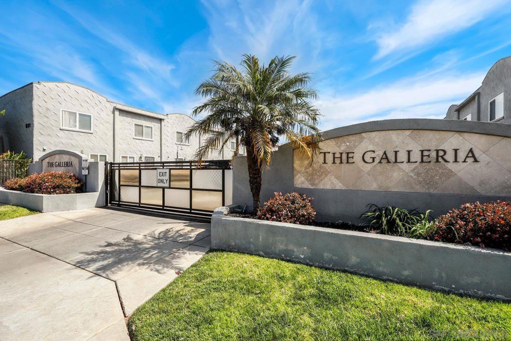 851 S Mollison 4