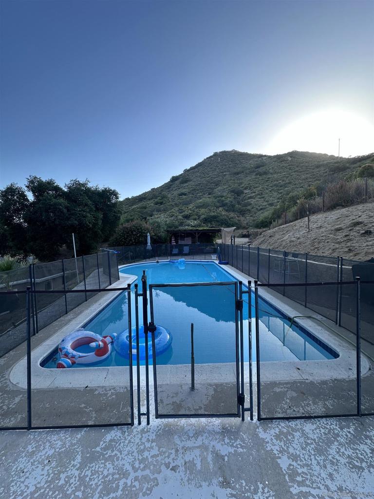 1047 Harbison Canyon Rd