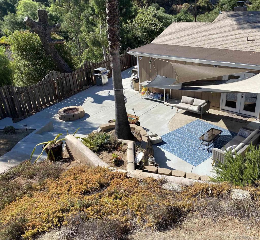1047 Harbison Canyon Rd