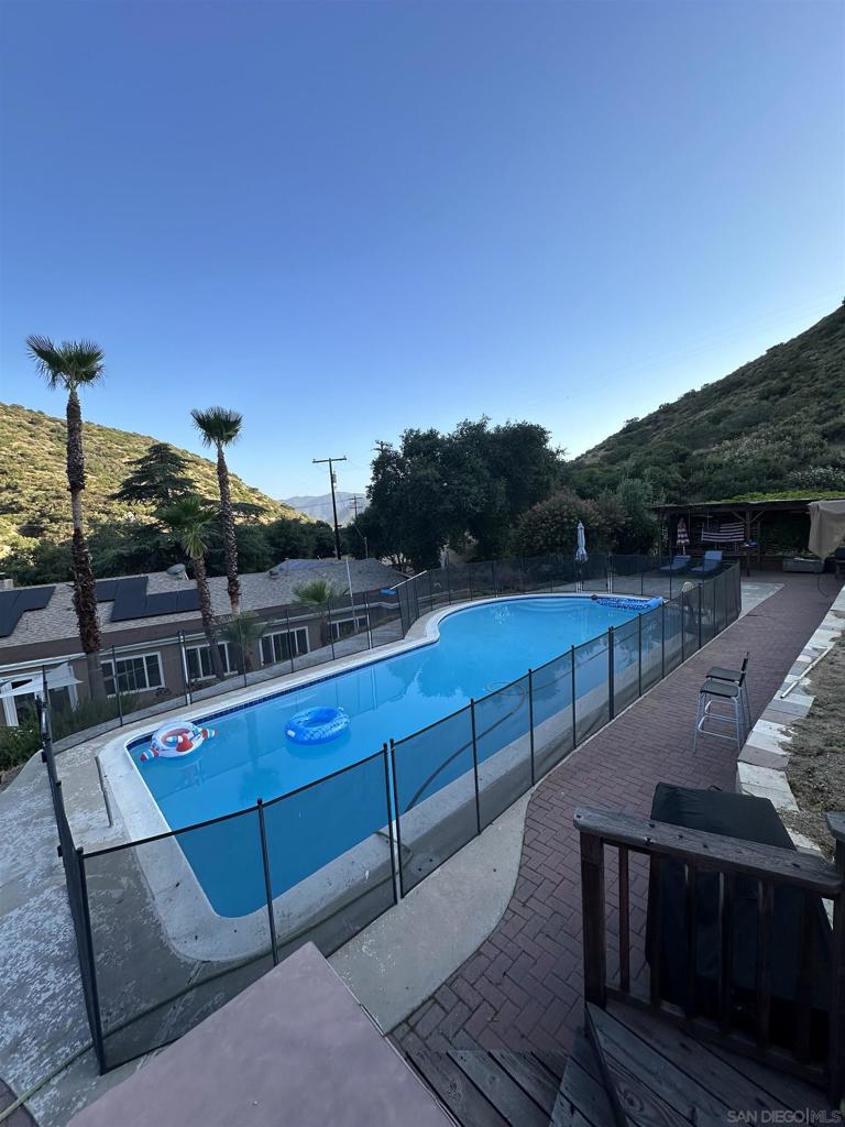 1047 Harbison Canyon Rd