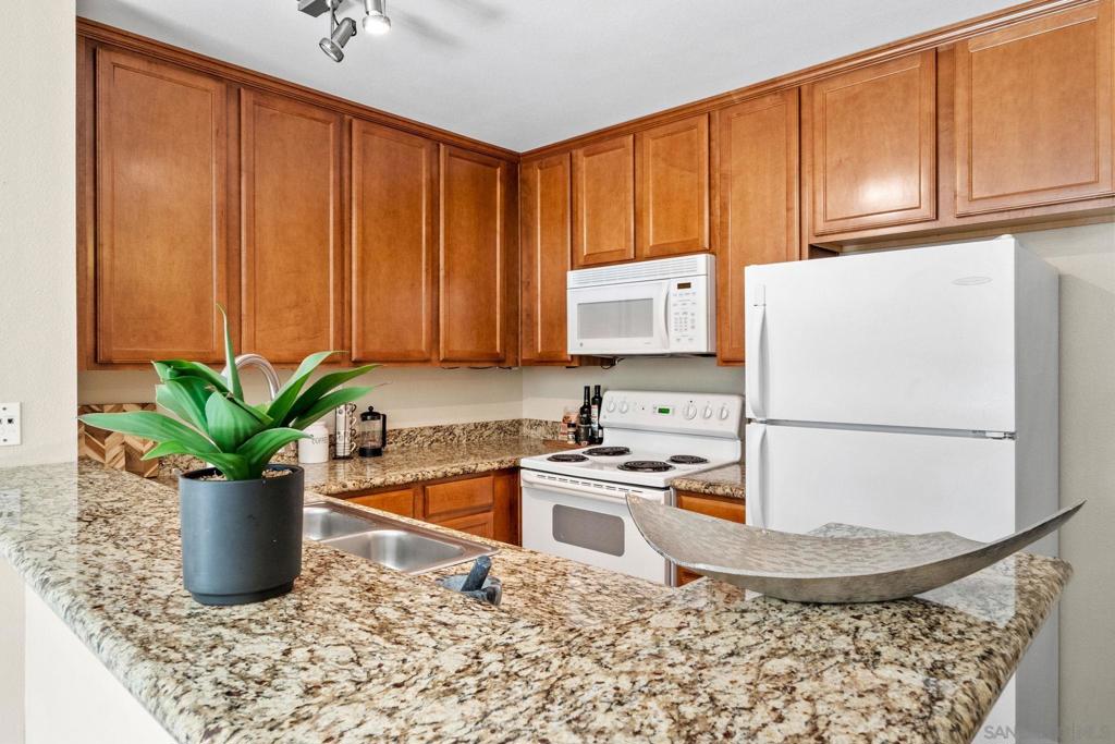 3456 Castle Glen Dr 275