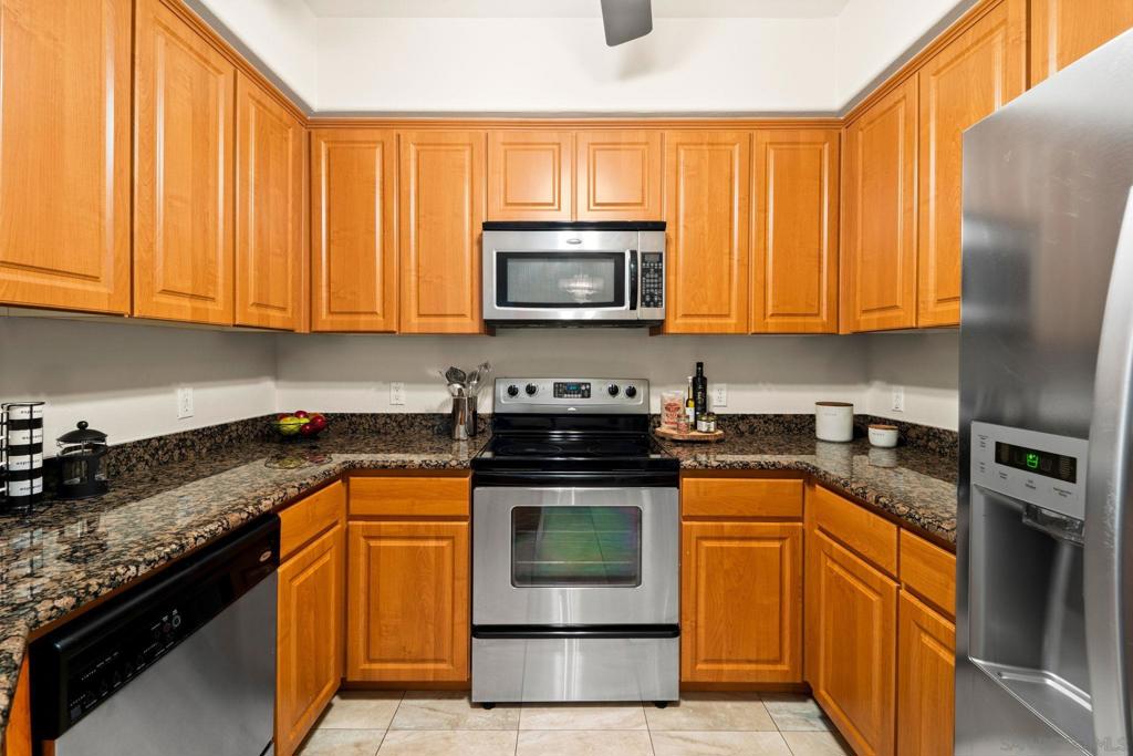 2707 Lake Pointe Dr 106