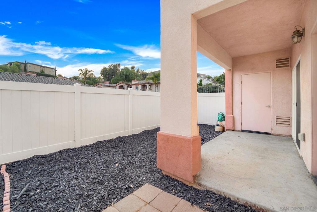 2707 Lake Pointe Dr 106