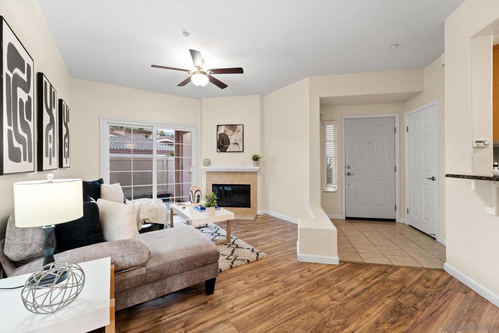 2707 Lake Pointe Dr 106