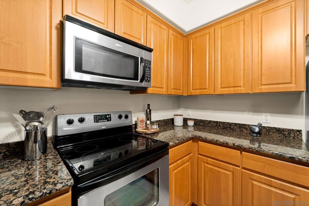 2707 Lake Pointe Dr 106