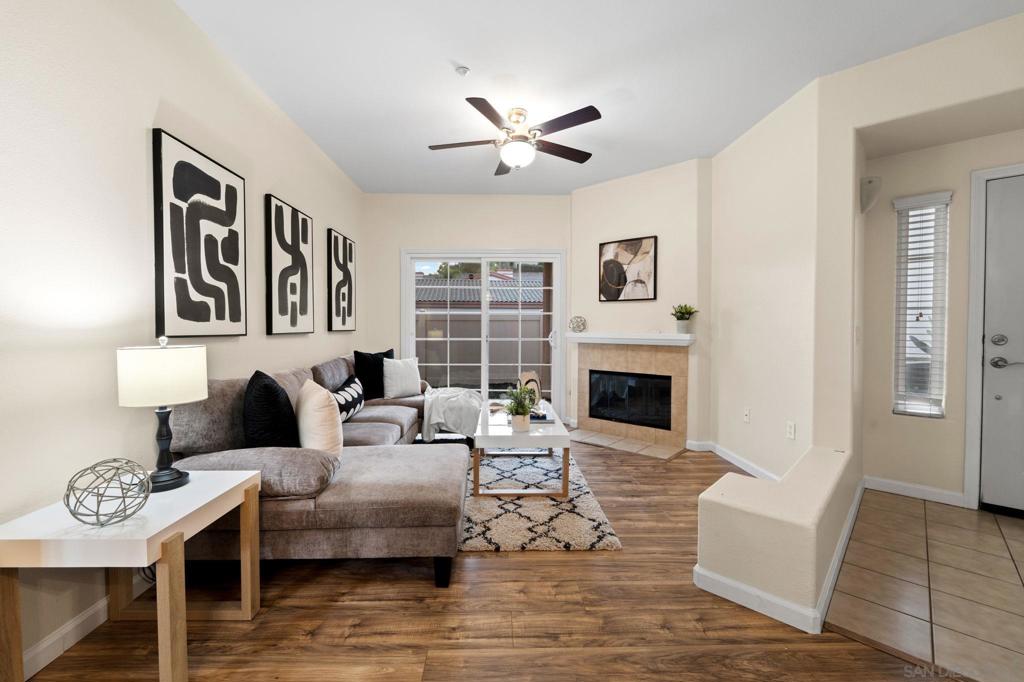 2707 Lake Pointe Dr 106