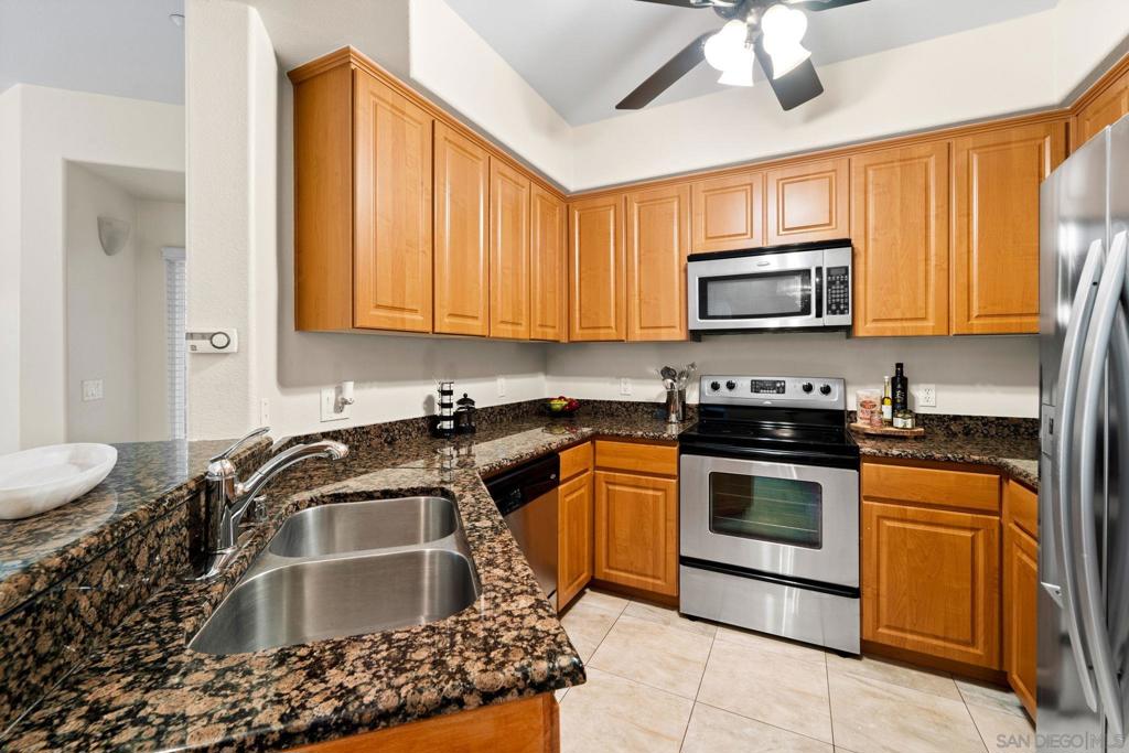 2707 Lake Pointe Dr 106