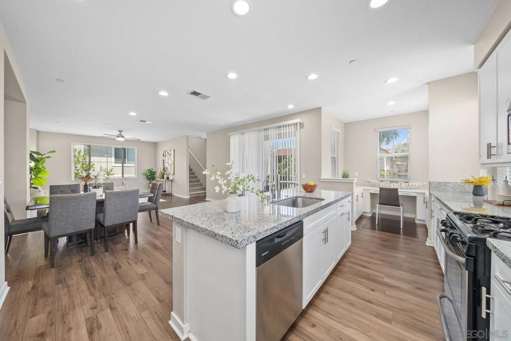 11317 Zapata Ave 9