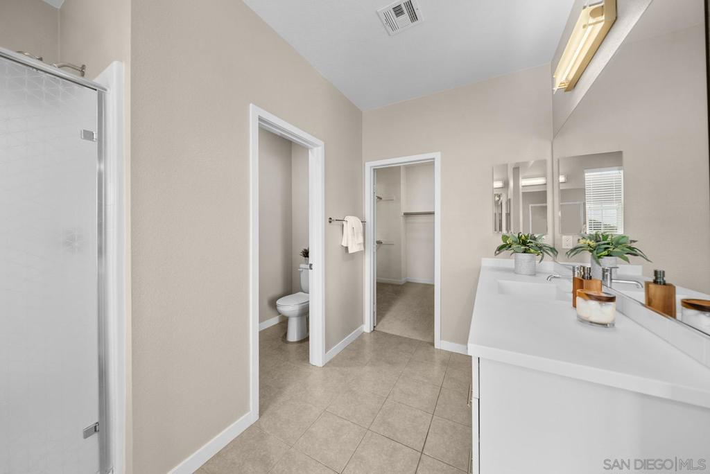 11317 Zapata Ave 9