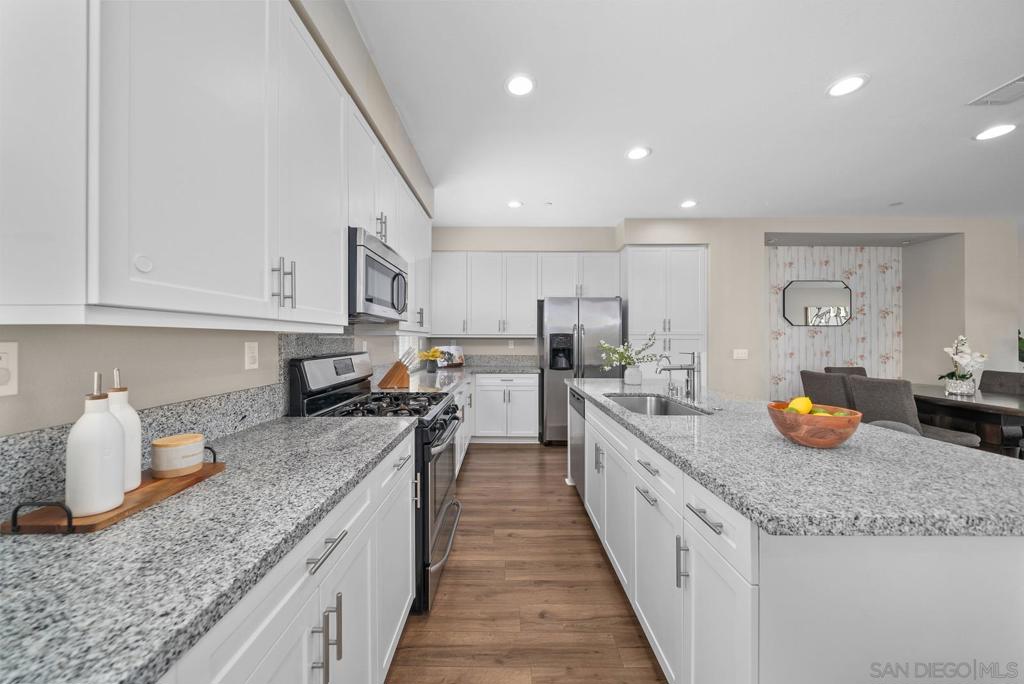 11317 Zapata Ave 9