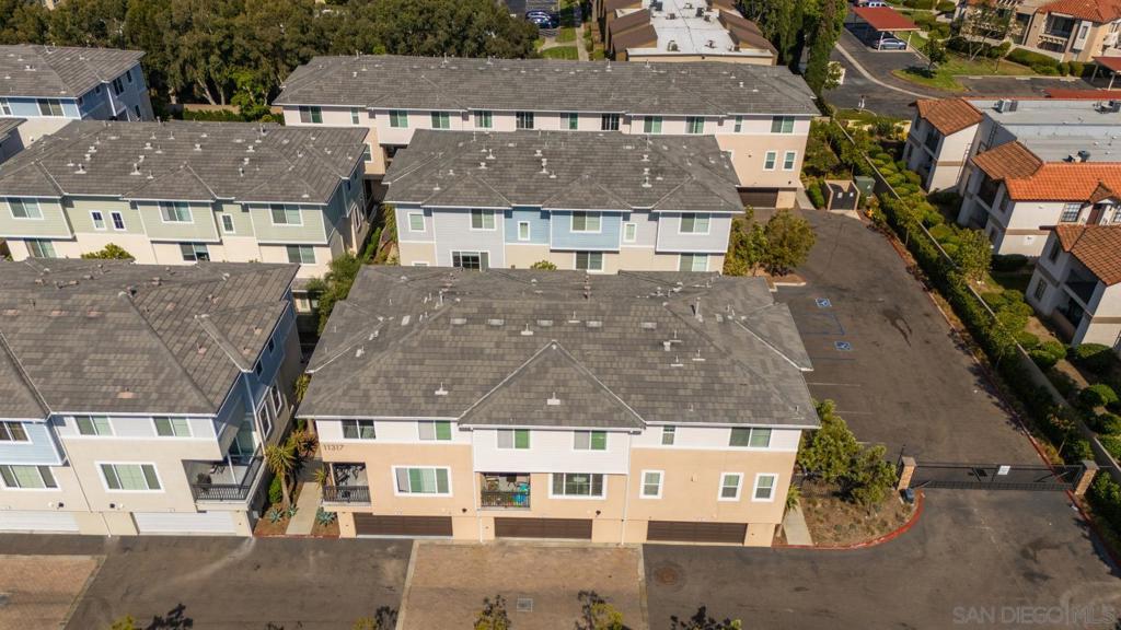11317 Zapata Ave 9