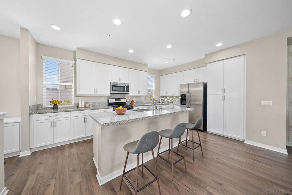 11317 Zapata Ave 9