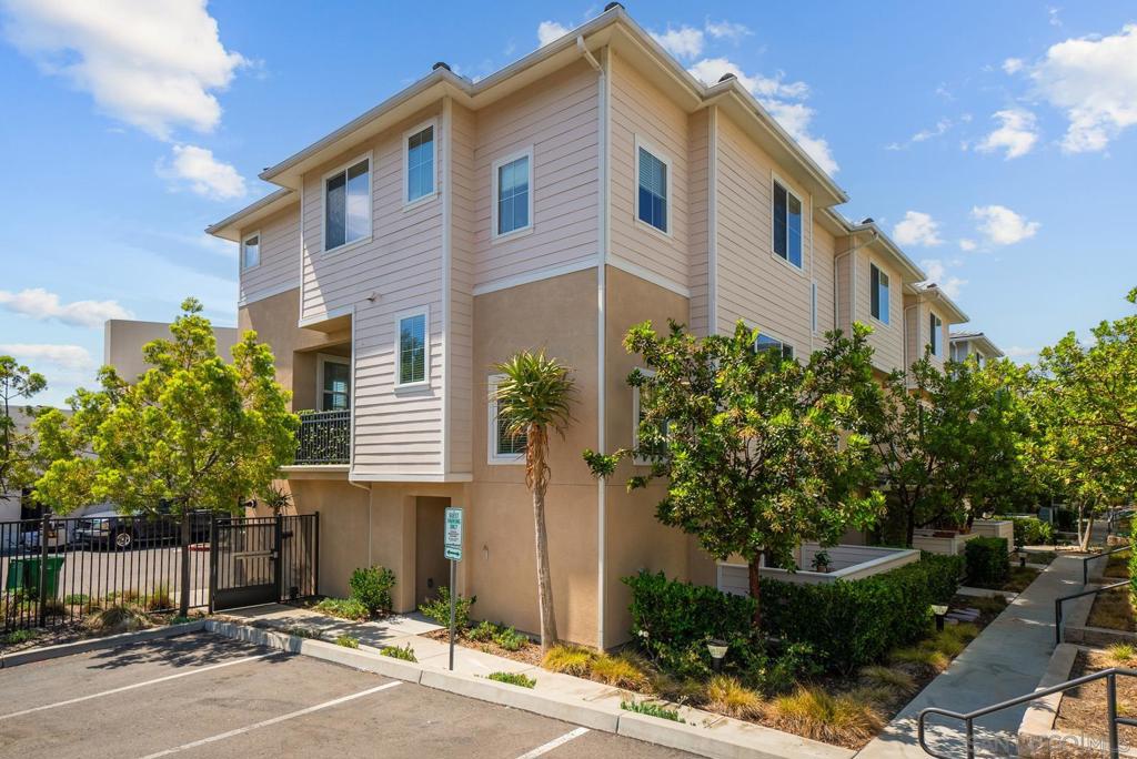 11317 Zapata Ave 9