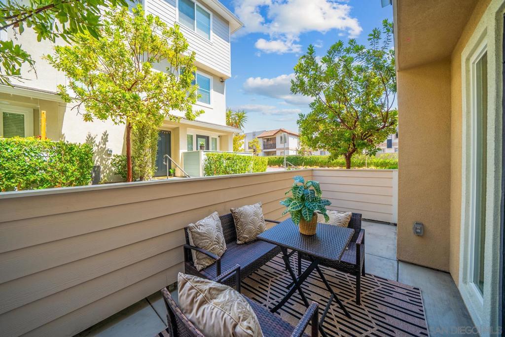 11317 Zapata Ave 9