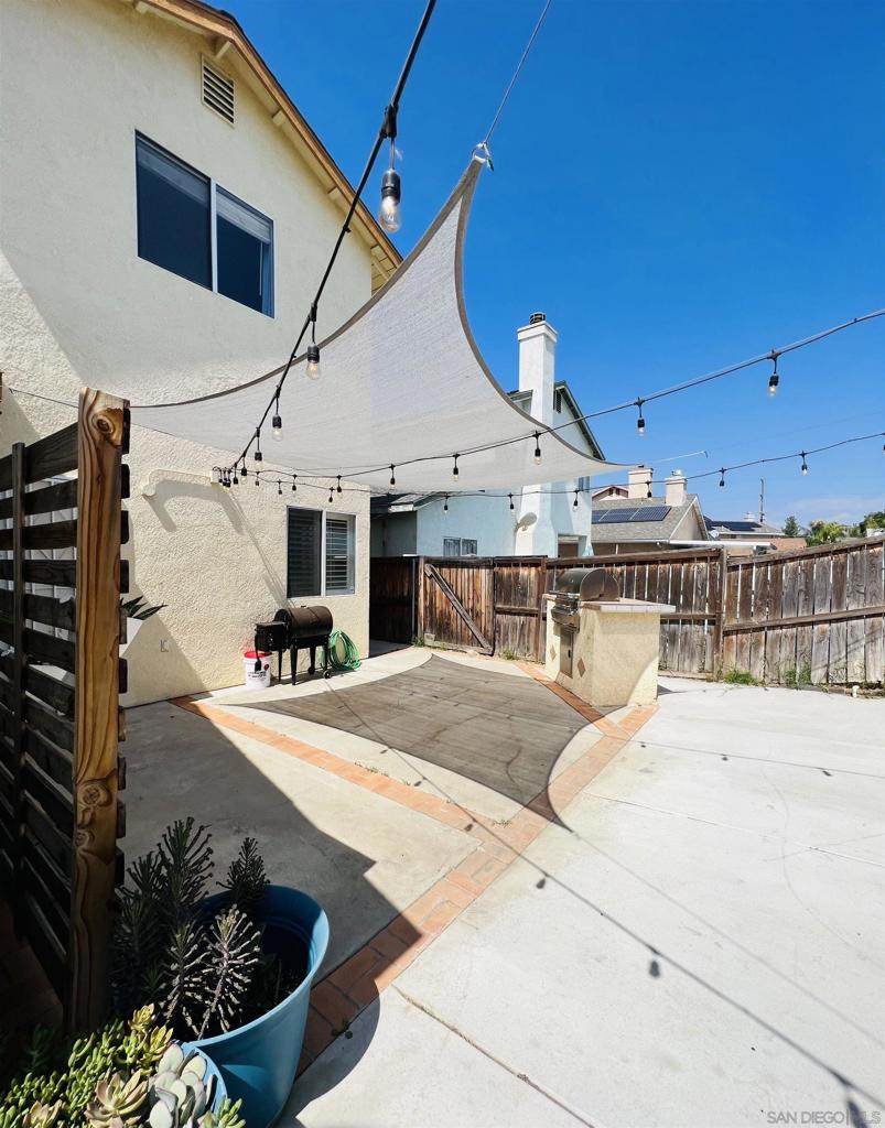 1374 Rabbit Peak Way