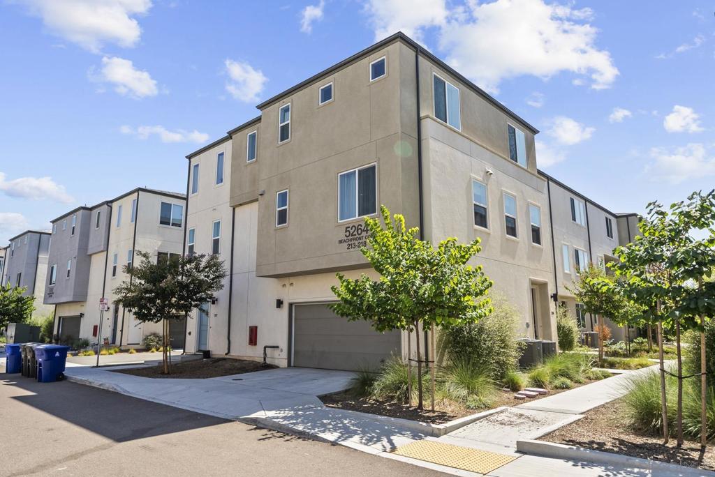 5264 Beachfront Cove St 218