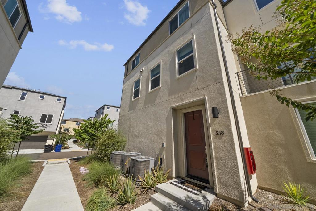 5264 Beachfront Cove St 218