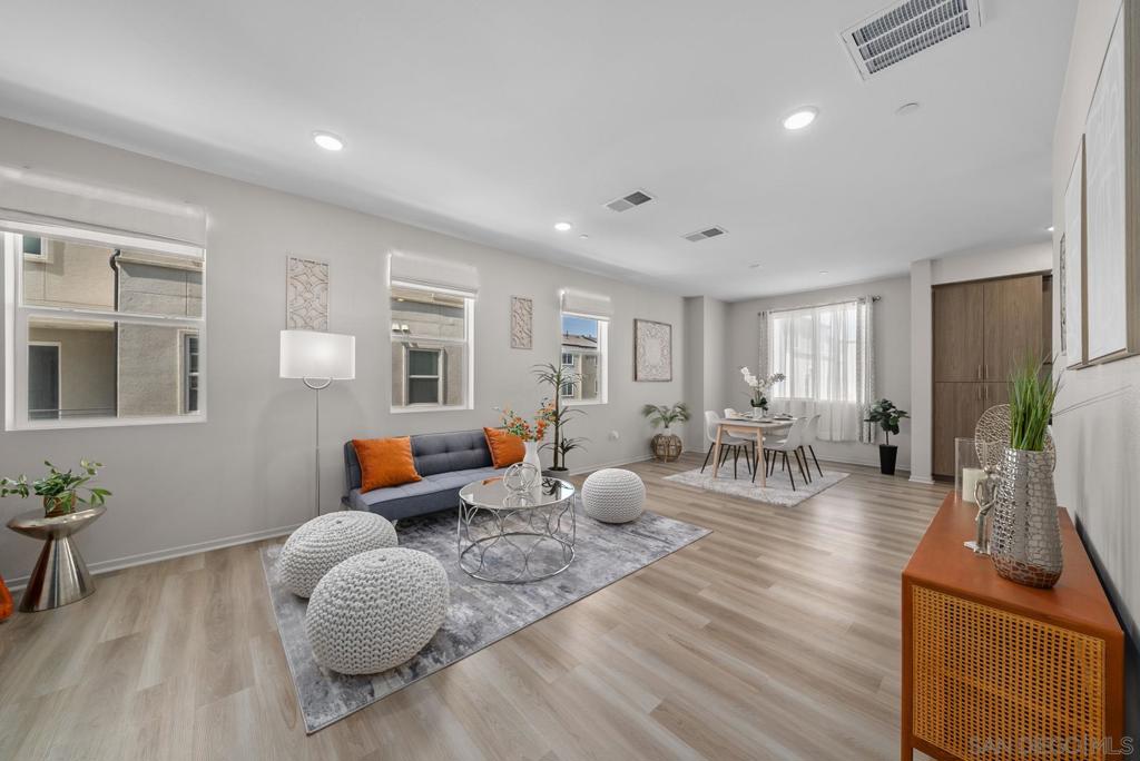 5264 Beachfront Cove St 218