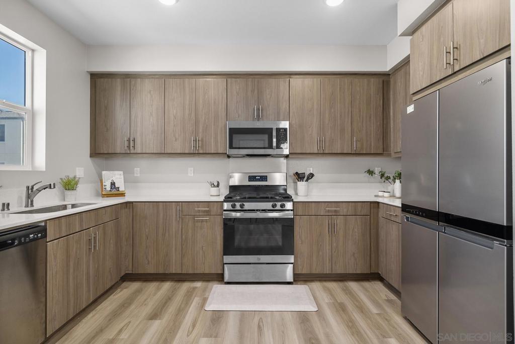 5264 Beachfront Cove St 218