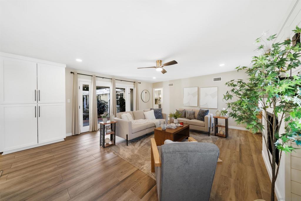 9248 Shirley Dr