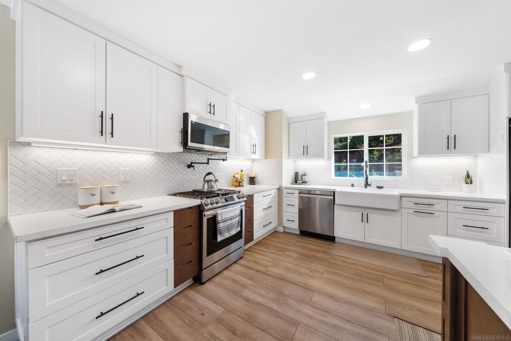 9248 Shirley Dr