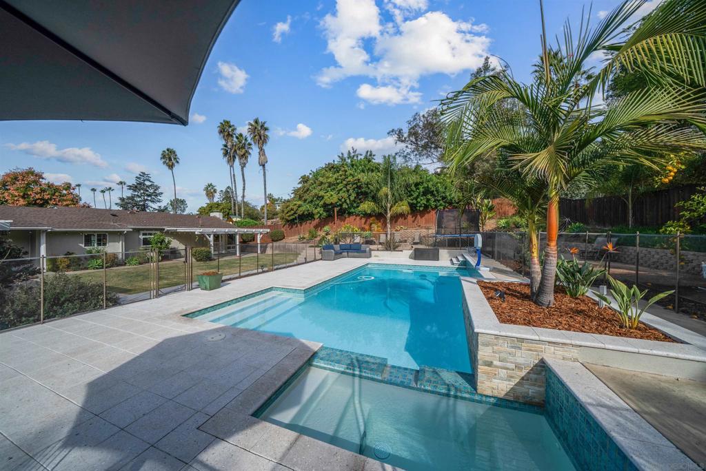 9248 Shirley Dr
