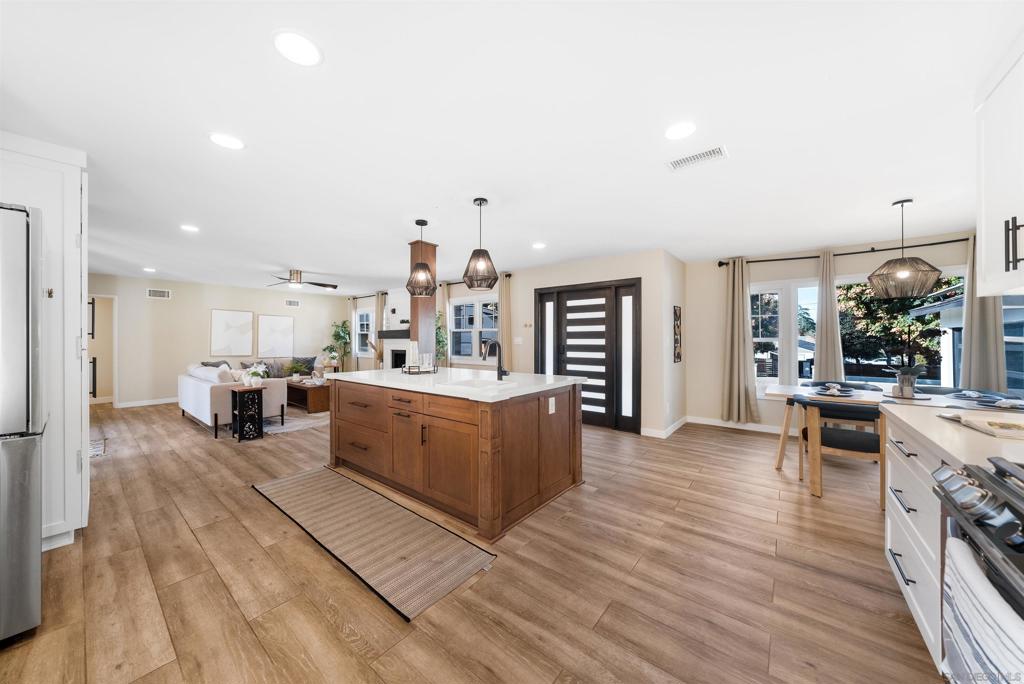 9248 Shirley Dr