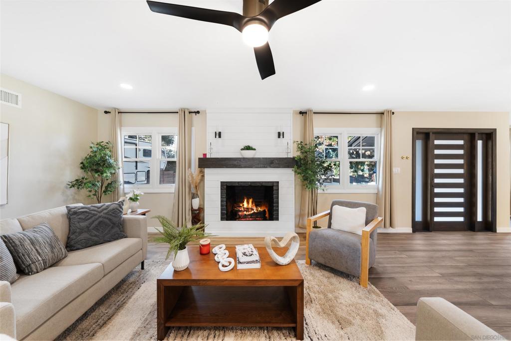 9248 Shirley Dr