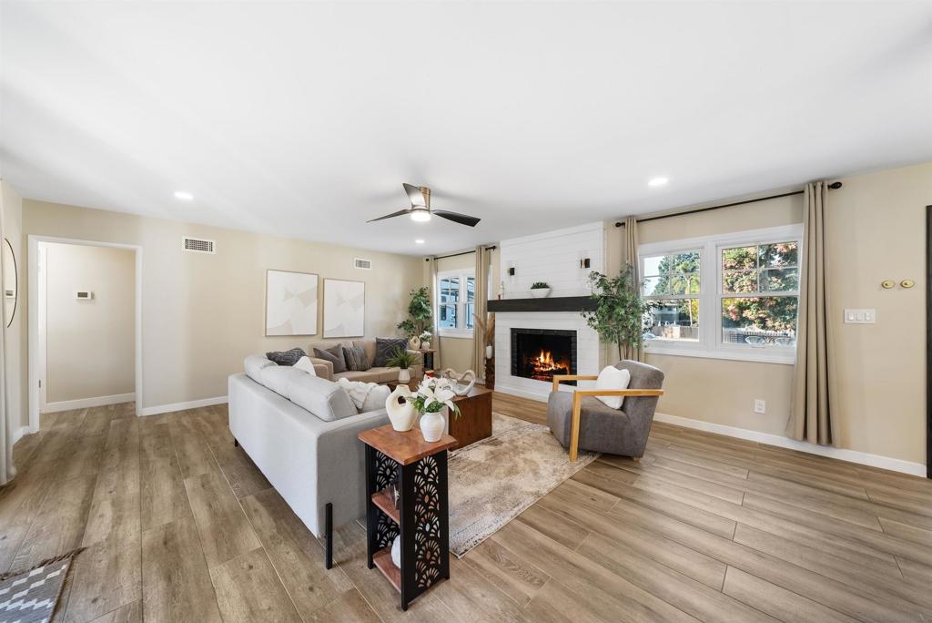 9248 Shirley Dr