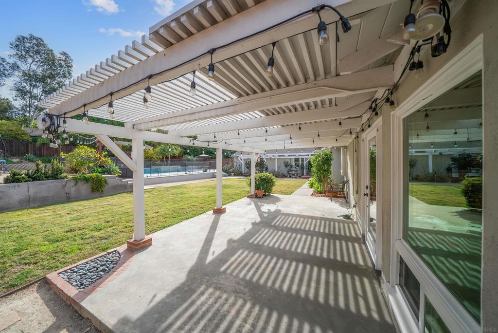 9248 Shirley Dr