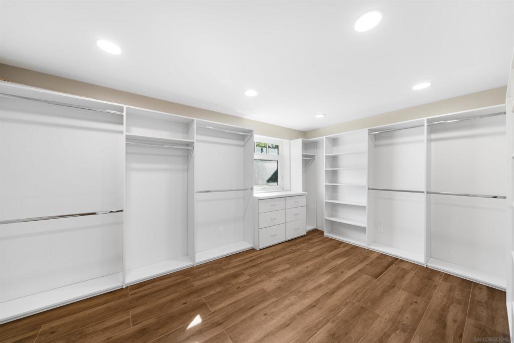 9248 Shirley Dr