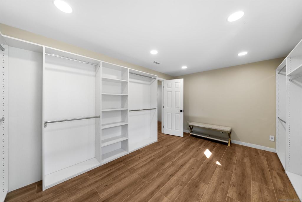 9248 Shirley Dr