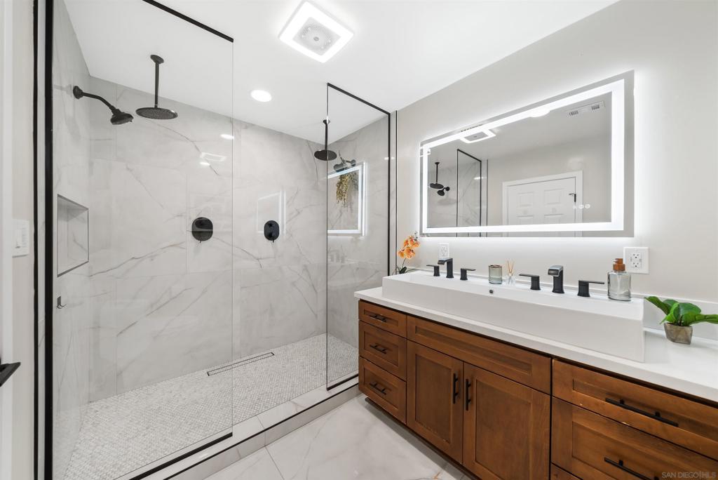 9248 Shirley Dr