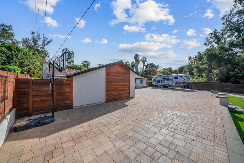 9248 Shirley Dr