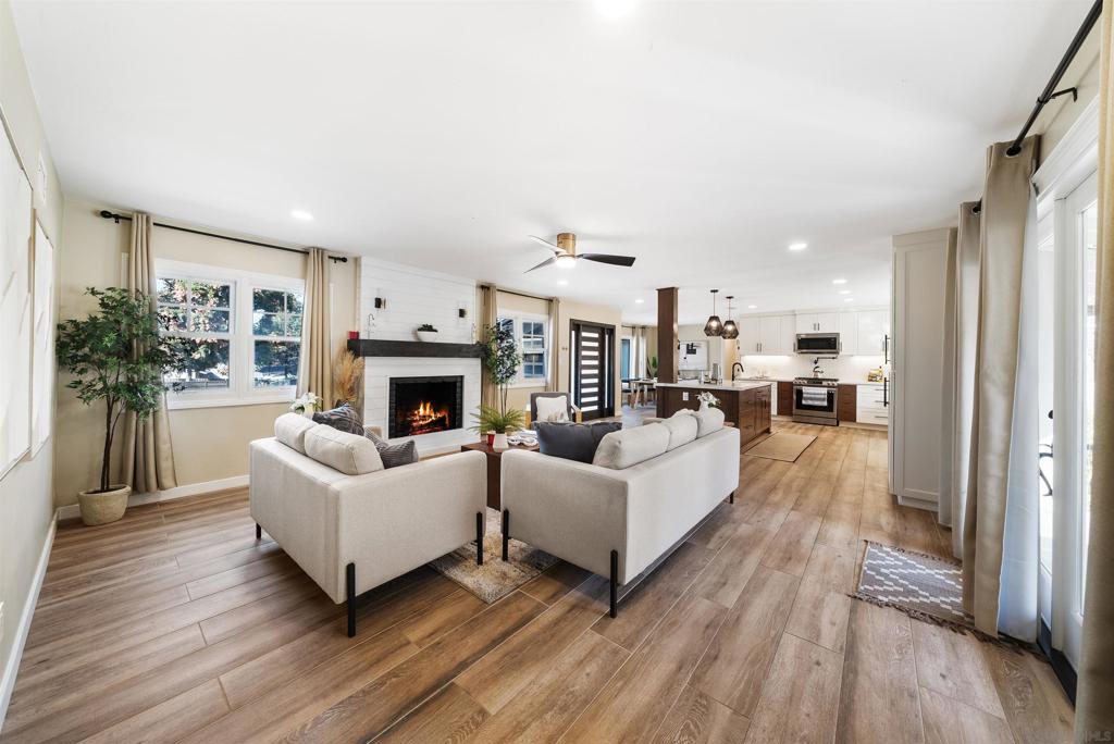 9248 Shirley Dr