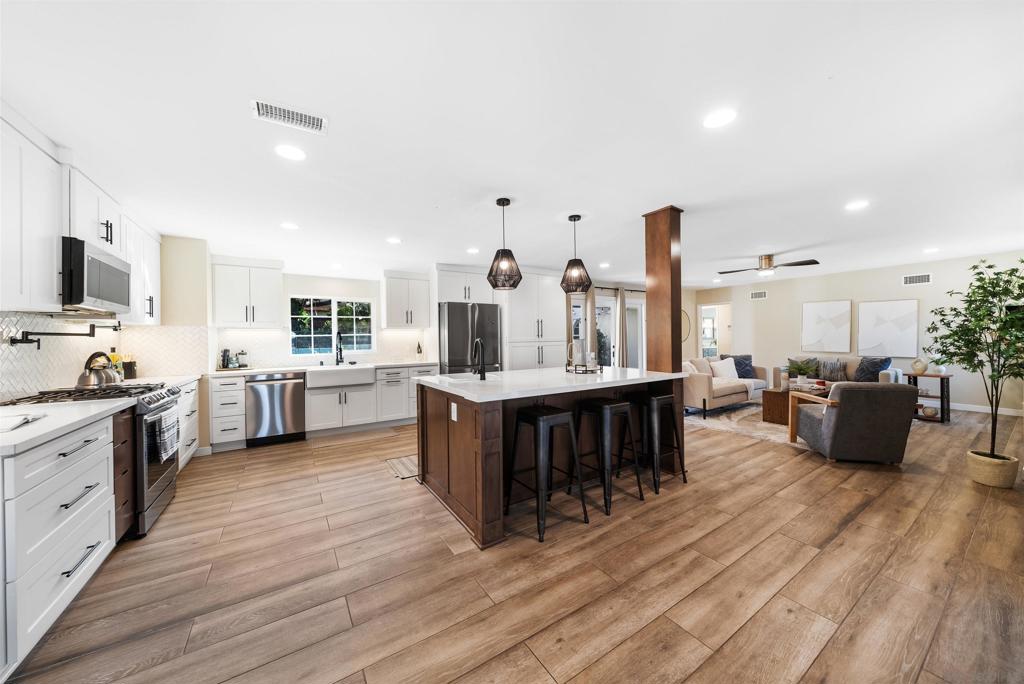 9248 Shirley Dr